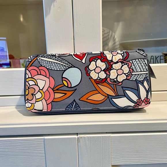 Vera Bradley medicine case - Picture 3 of 4